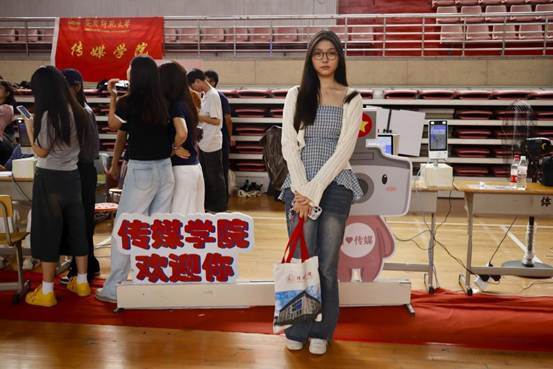 83B6AF9A9509C957EB1E5800F68815F9